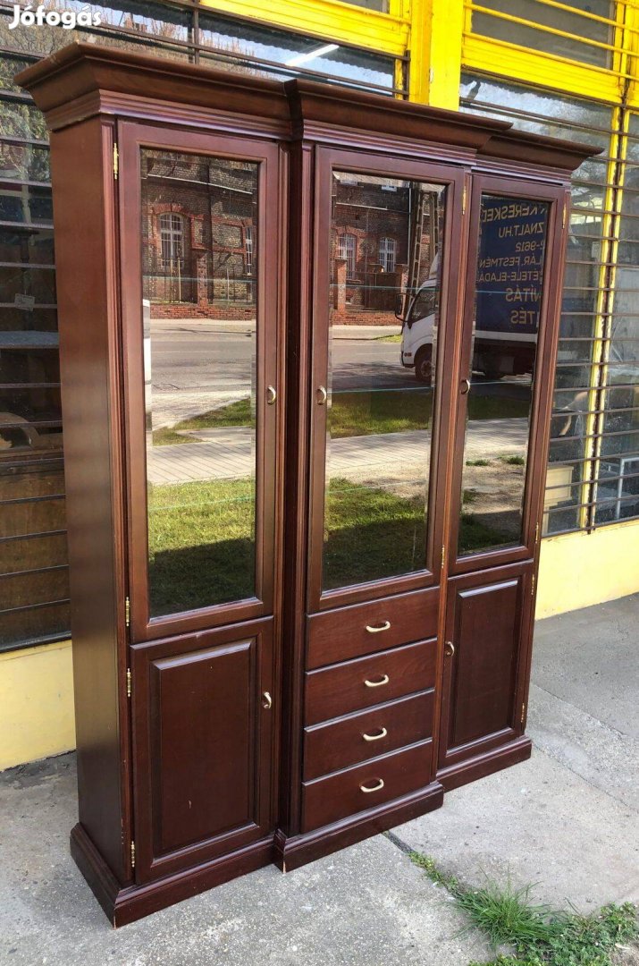 Maláj vitrines szekrény