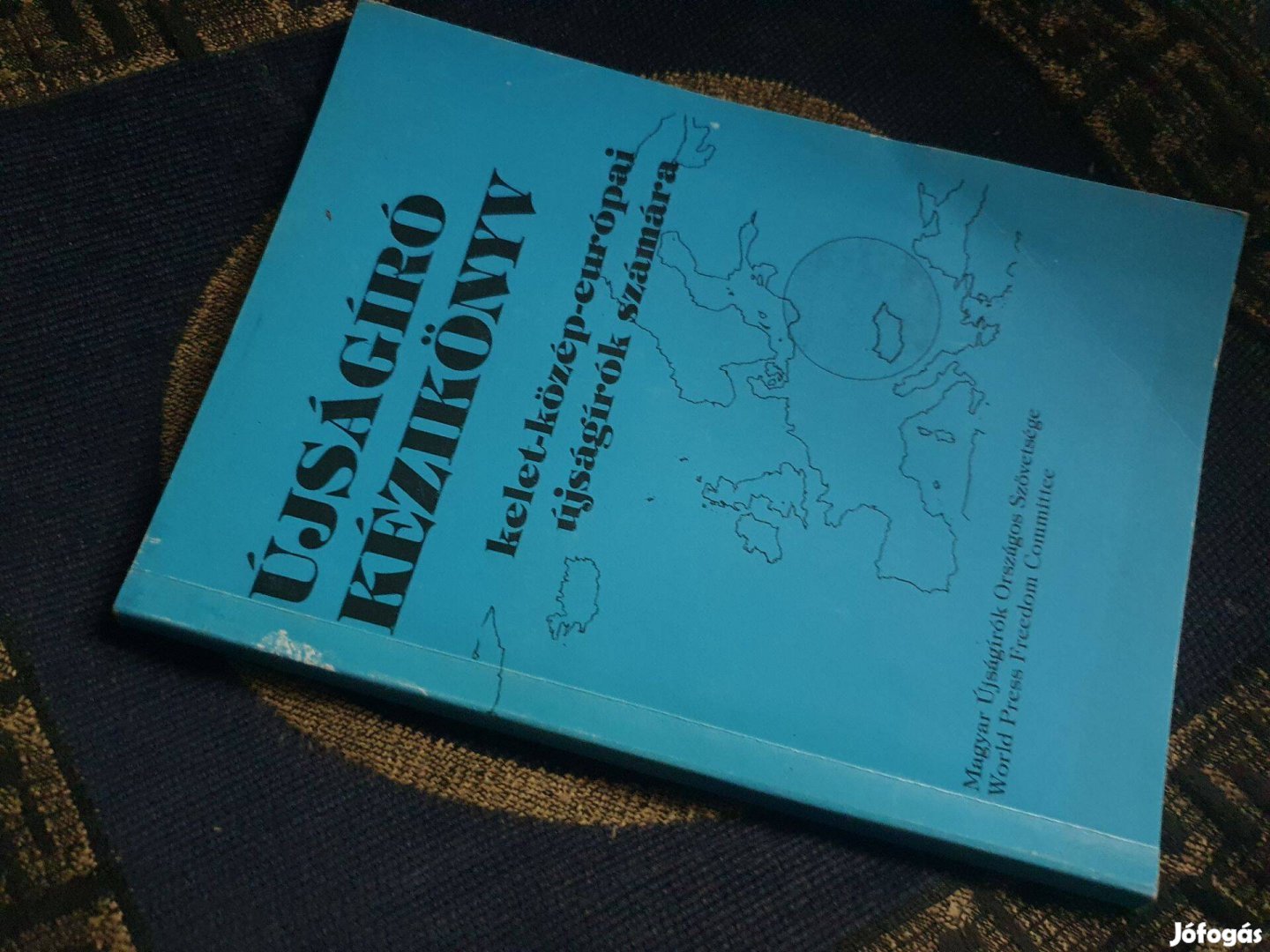 Malcolm F. Mallette: Újságíró kézikönyv + Közvélemény-kutatási kalauz