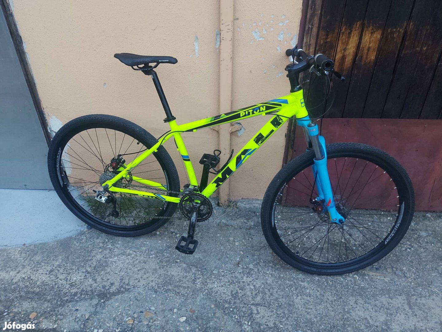 Mali viper 29" 29er mtb kerekpár suntour sram truvativ avid