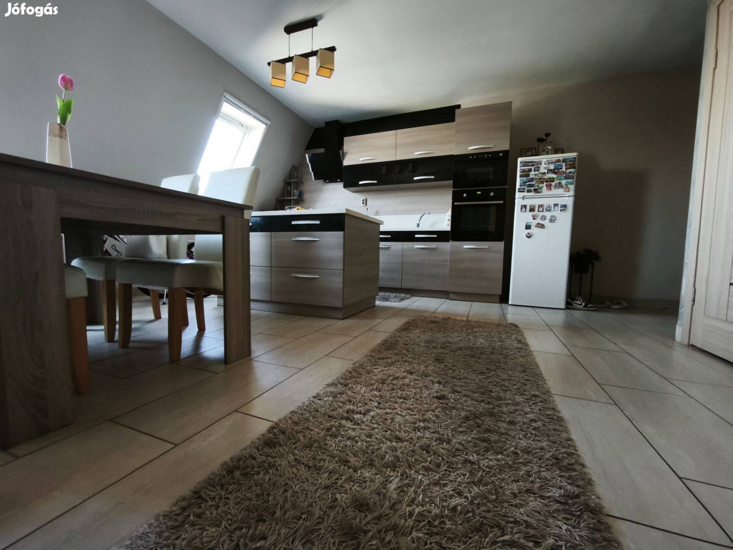 Malomkertben Nagy Belsőszintes 83 NM-Es Egyedi Gázfűtéses