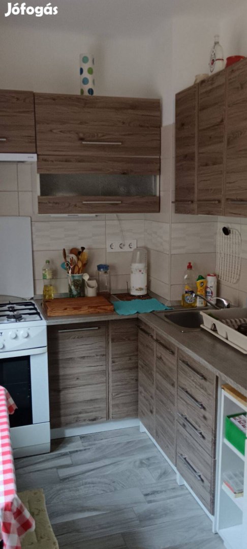 Malomkertben első emeleti jó állapotú lakás garázzsal