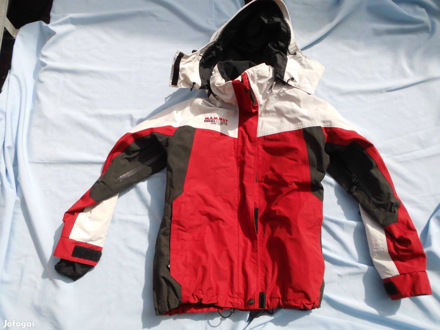Mammut (Svájc) piros férfi S-es túra-utcai-sport kabát eladó