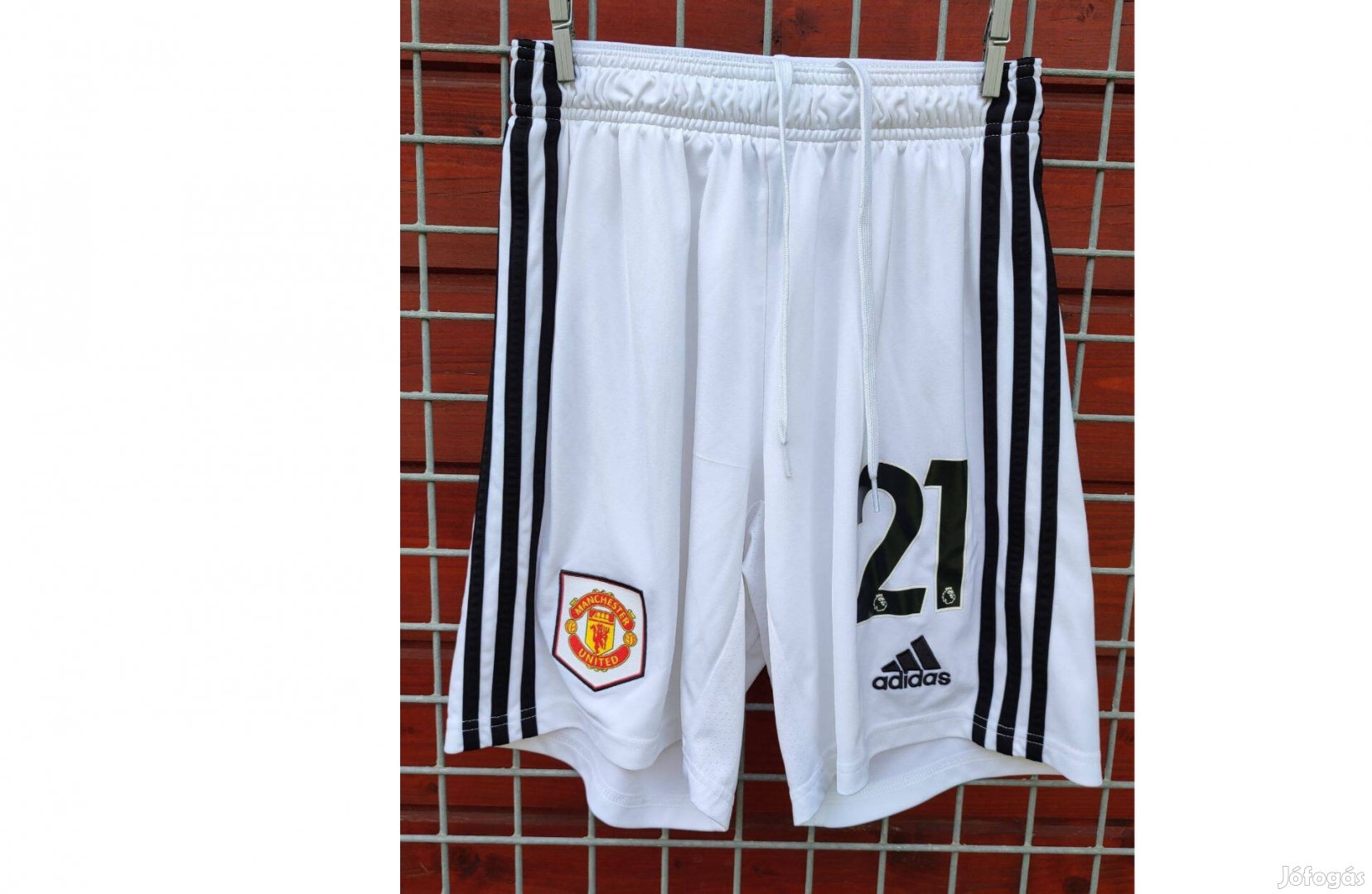 Manchester United Antony 21 eredeti adidas fehér rövid nadrág (S)