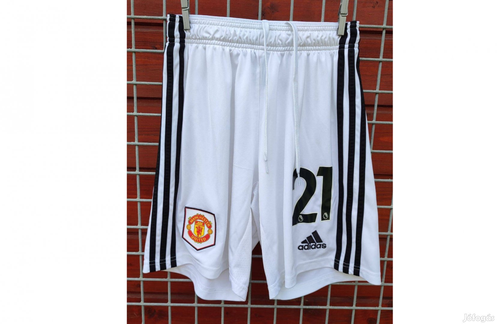 Manchester United Antony 21 eredeti adidas fehér rövid nadrág (S)