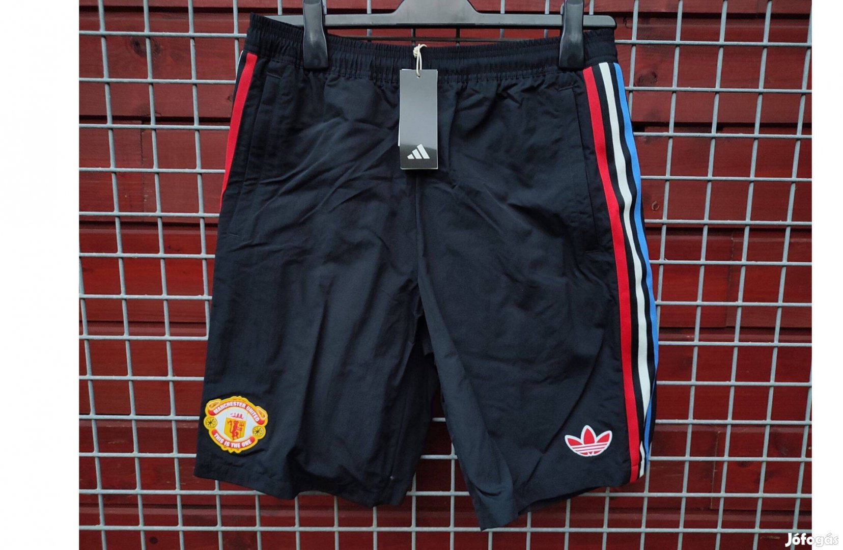 Manchester United eredeti adidas Originals Stone Roses rövid nadrág