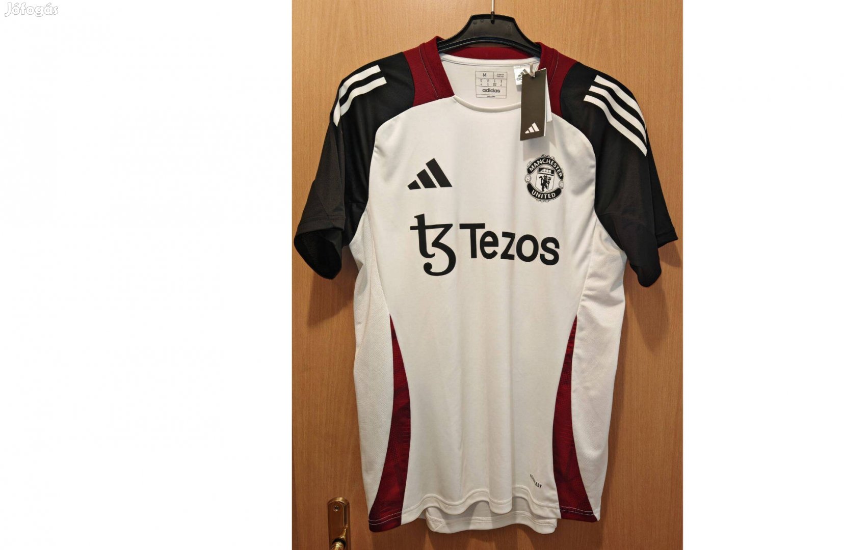 Manchester United eredeti adidas fehér bordó fekete 24-25 edzőmez