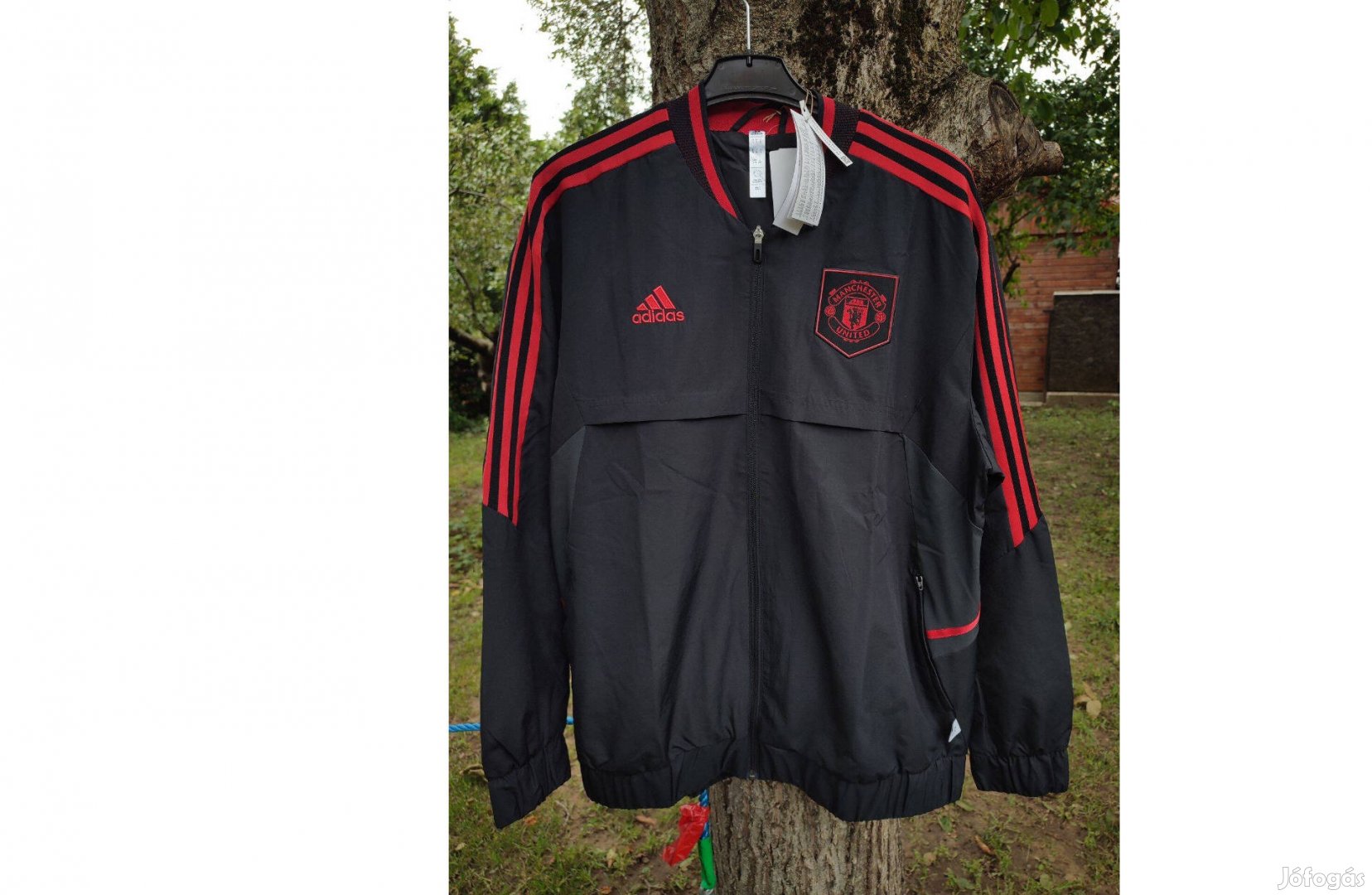 Manchester United eredeti adidas fekete cipzáras felső