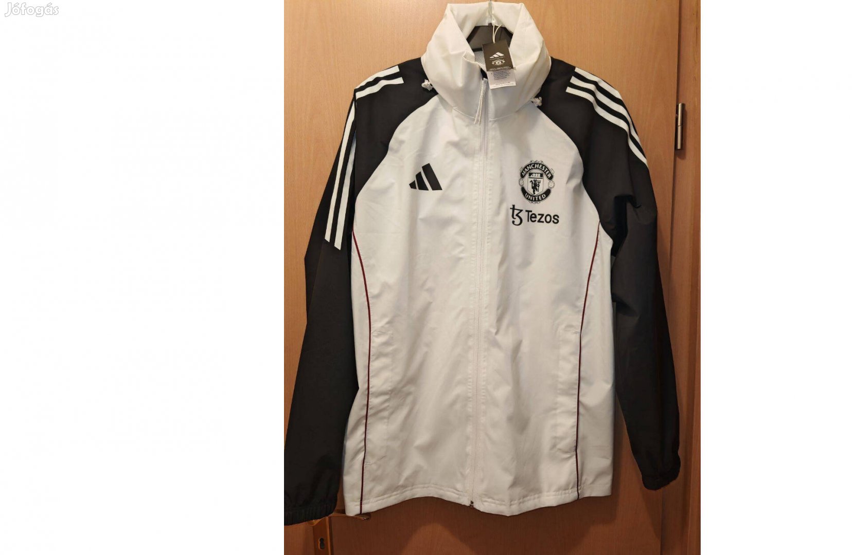 Manchester United eredeti adidas fekete fehér kapucnis 2024-25 dzseki