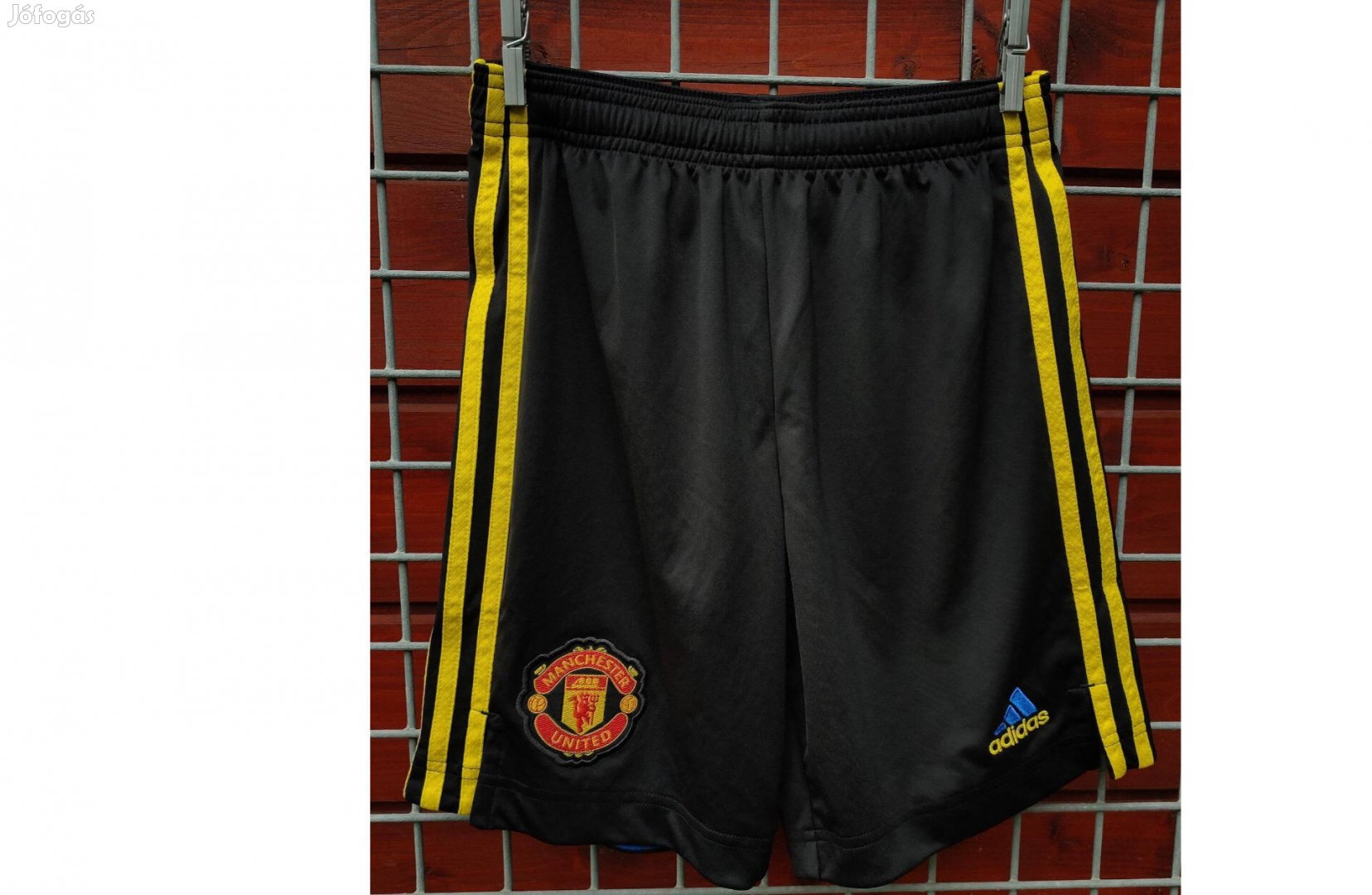 Manchester United eredeti adidas fekete gyerek rövid nadrág (M,152)