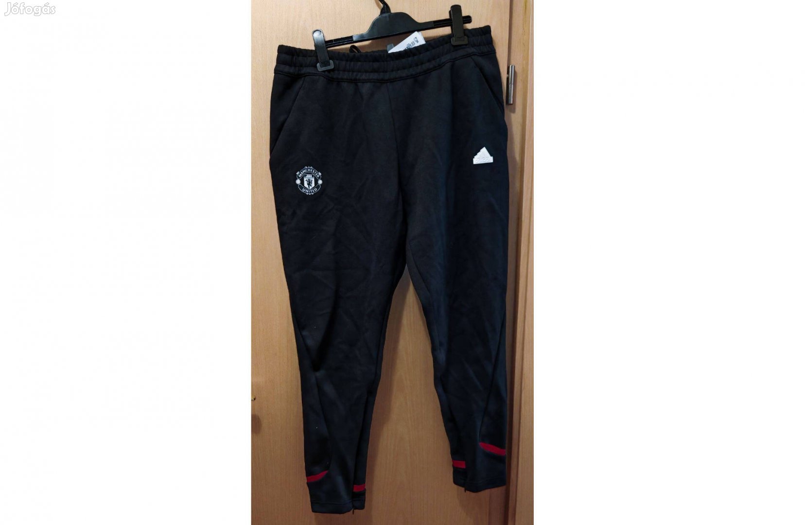 Manchester United eredeti adidas fekete mackó hosszú nadrág (XL)