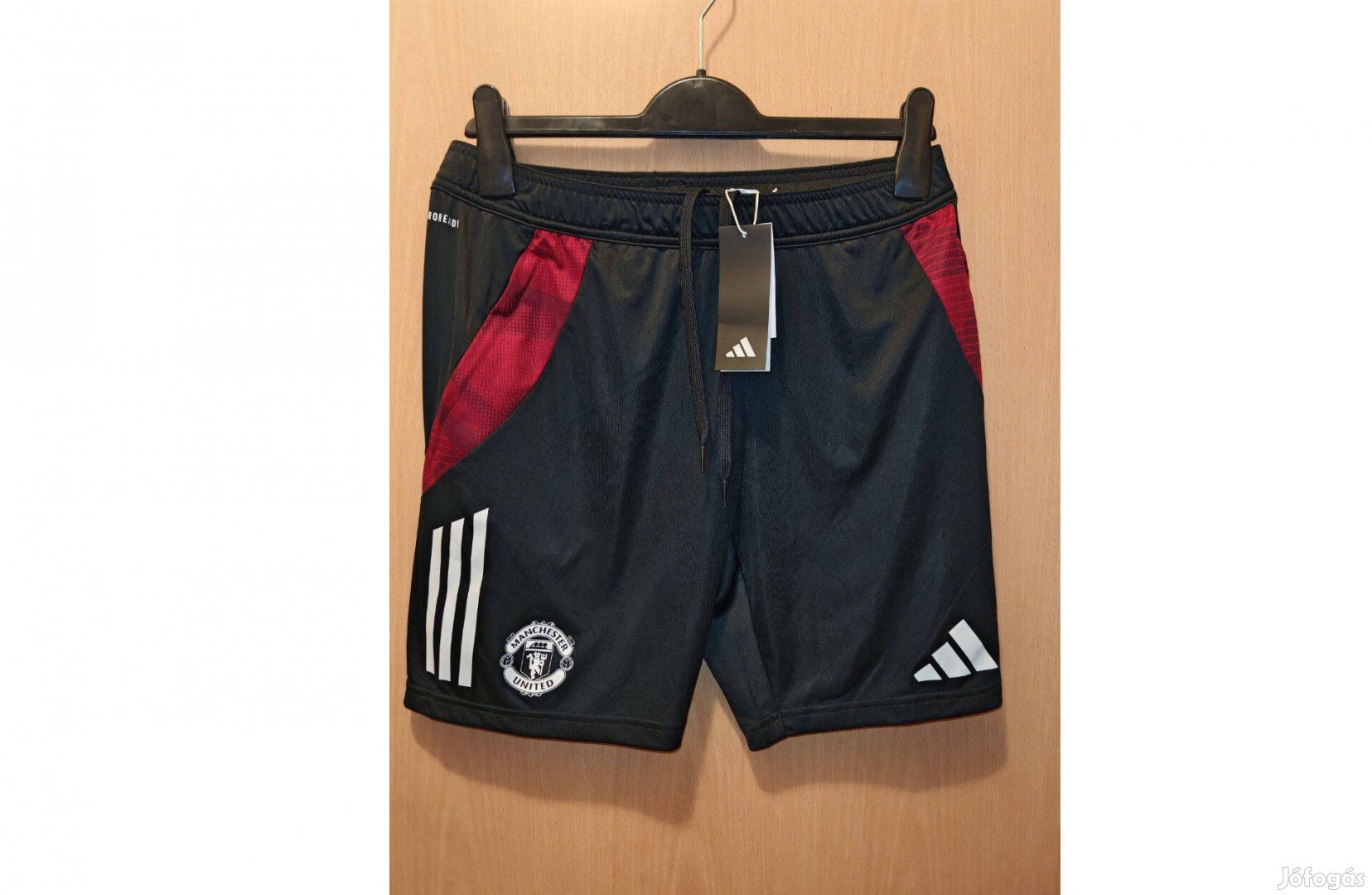 Manchester United eredeti adidas fekete zsebes 24-25 rövid nadrág (M)