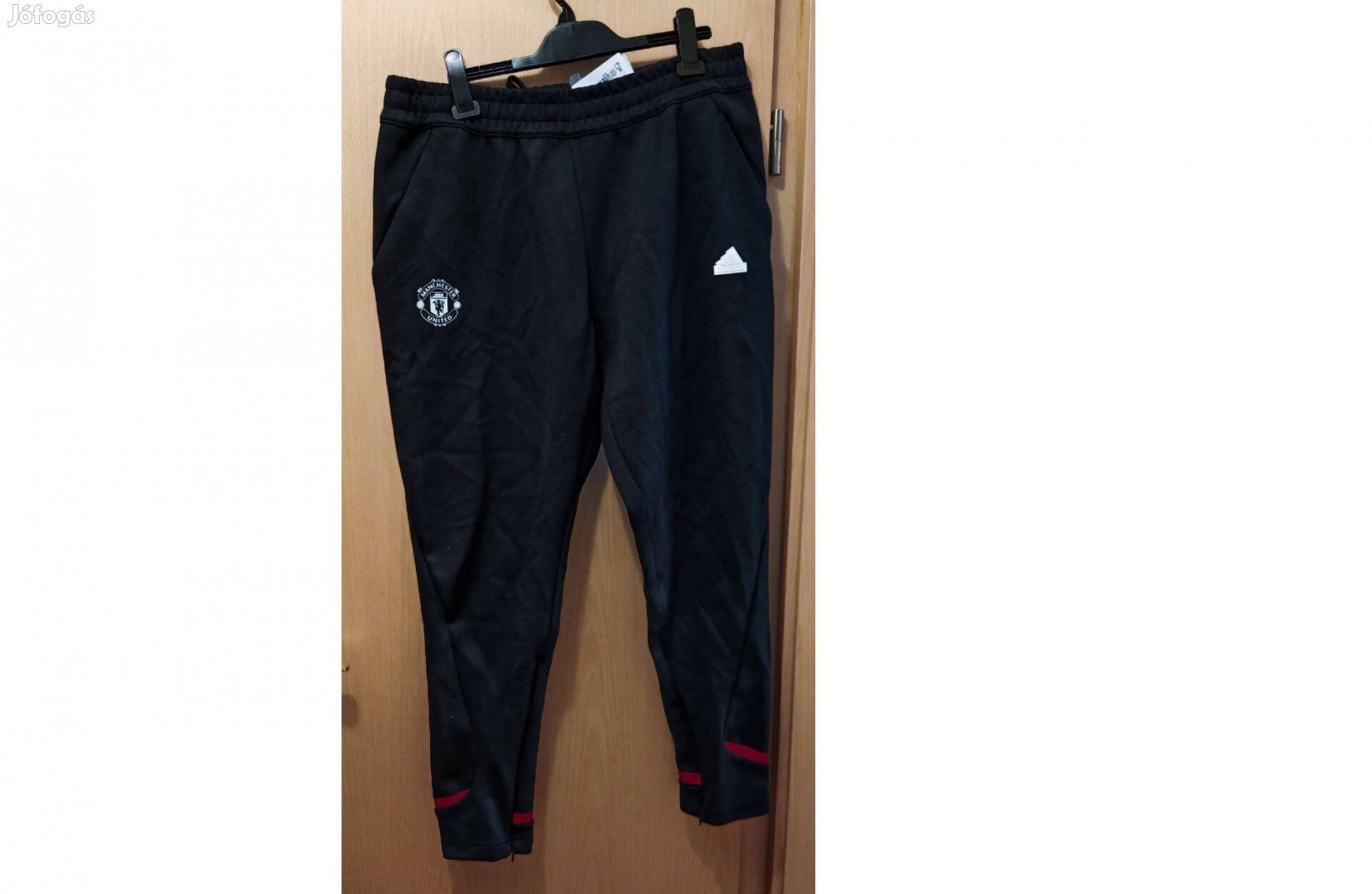 Manchester United eredeti adidas mackó fekete hosszú nadrág