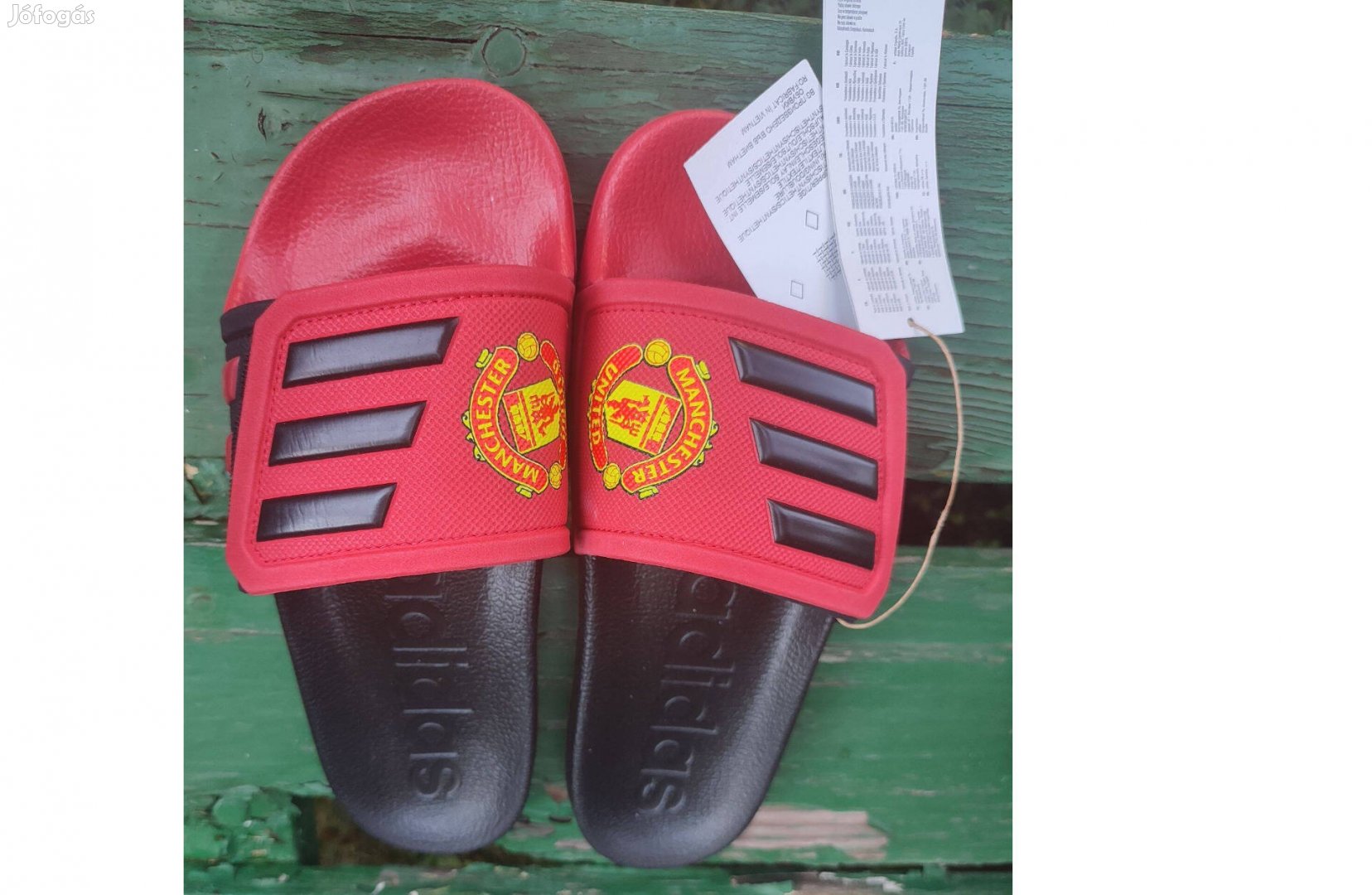 Manchester United eredeti adidas papucs