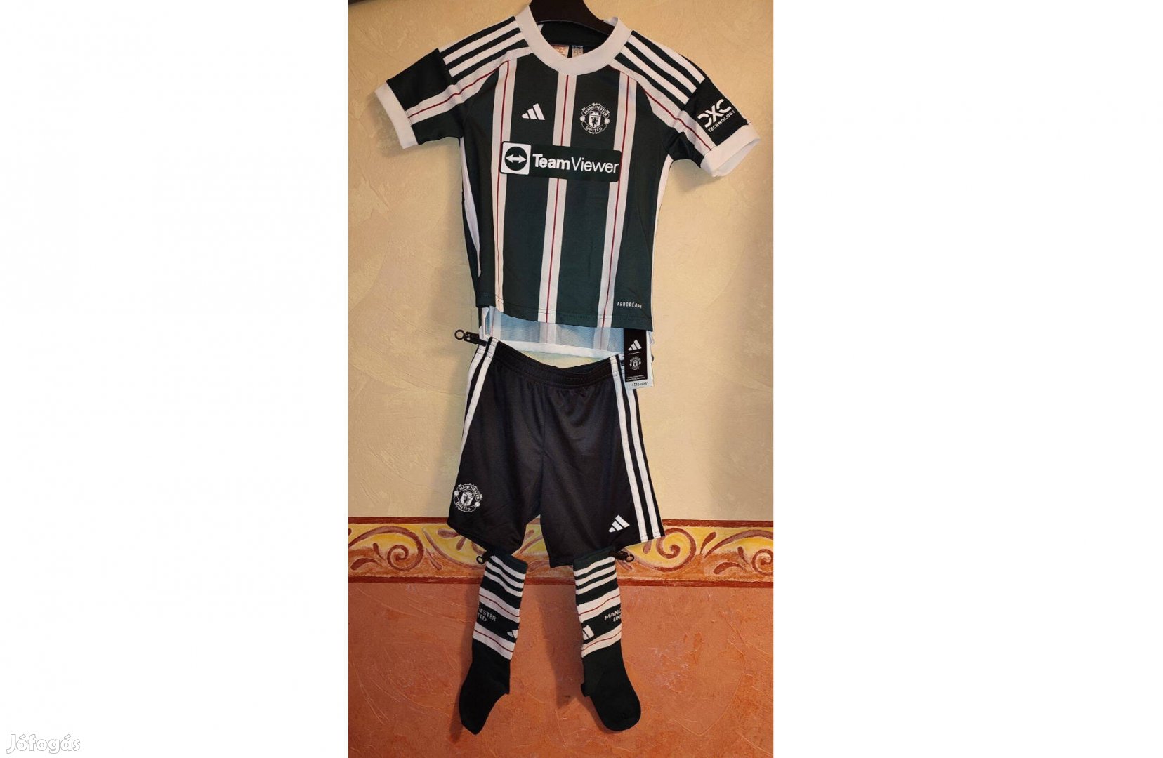 Manchester United eredeti adidas sötétzöld gyerek mez szett