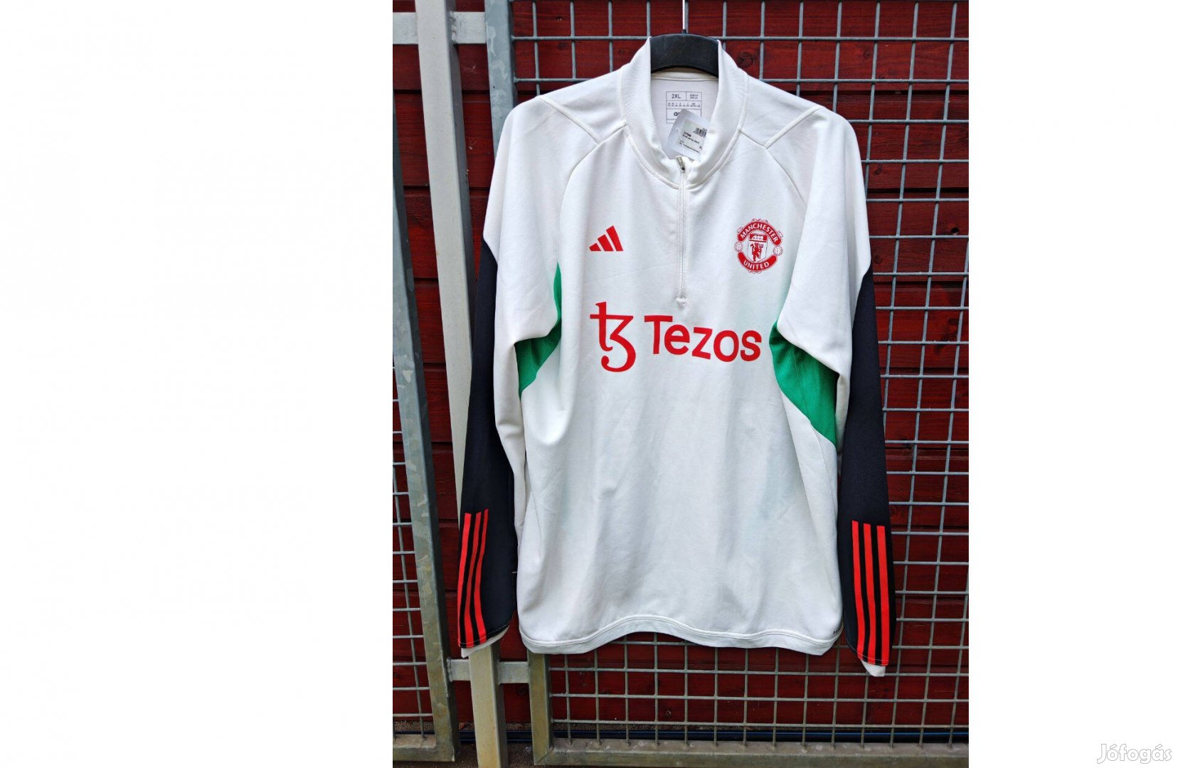 Manchester United eredeti fehér adidas cipzáras nyakú felső