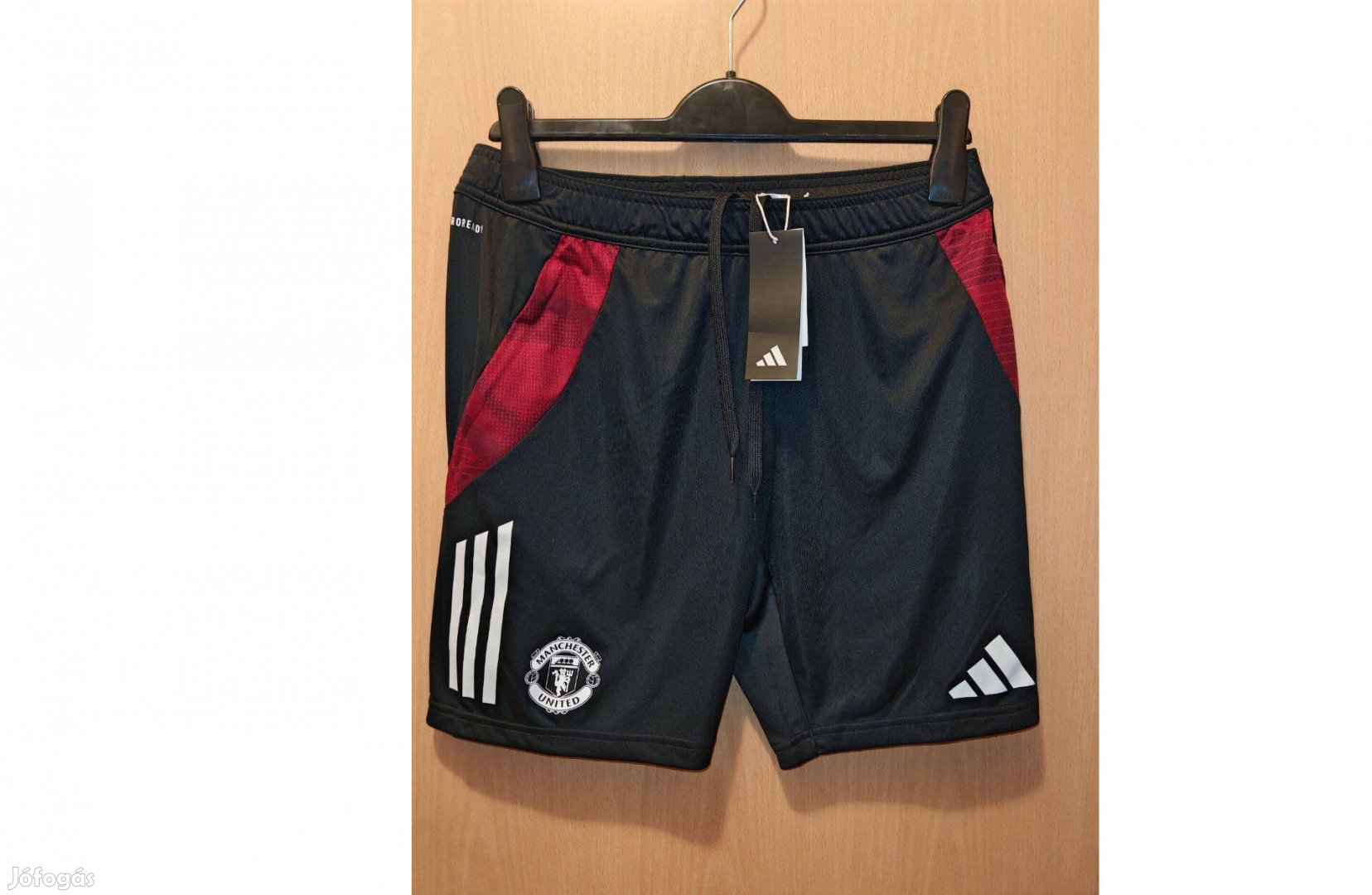Manchester United fekete zsebes eredeti adidas 24-25 rövid nadrág (M)