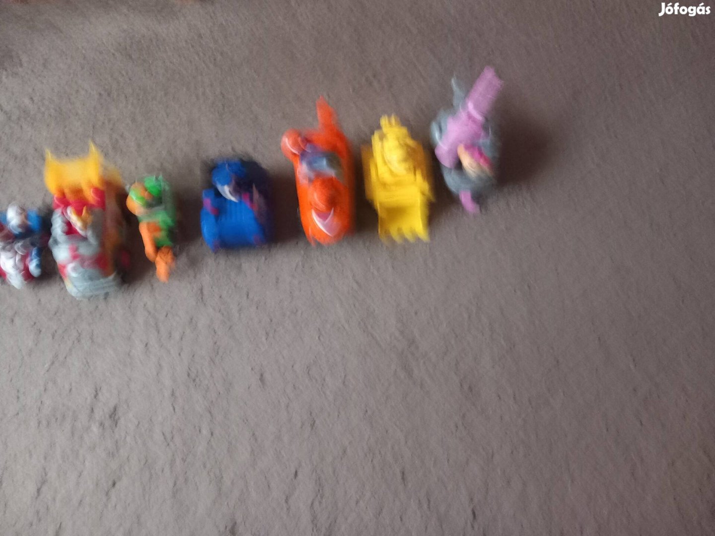 Mancs őrjárat autó figurával eladó