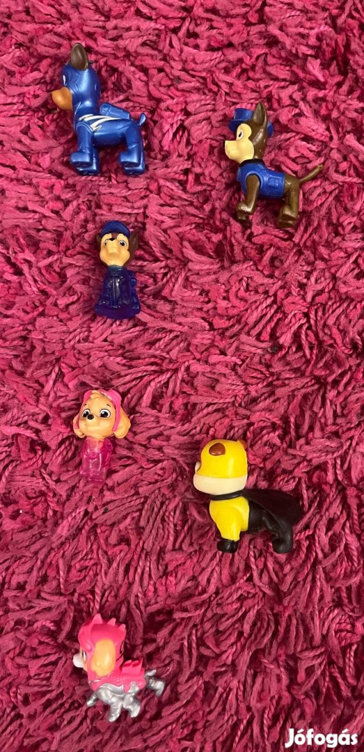 Mancs őrjárat figurák, kulcstartók és karkötő szett egyben!