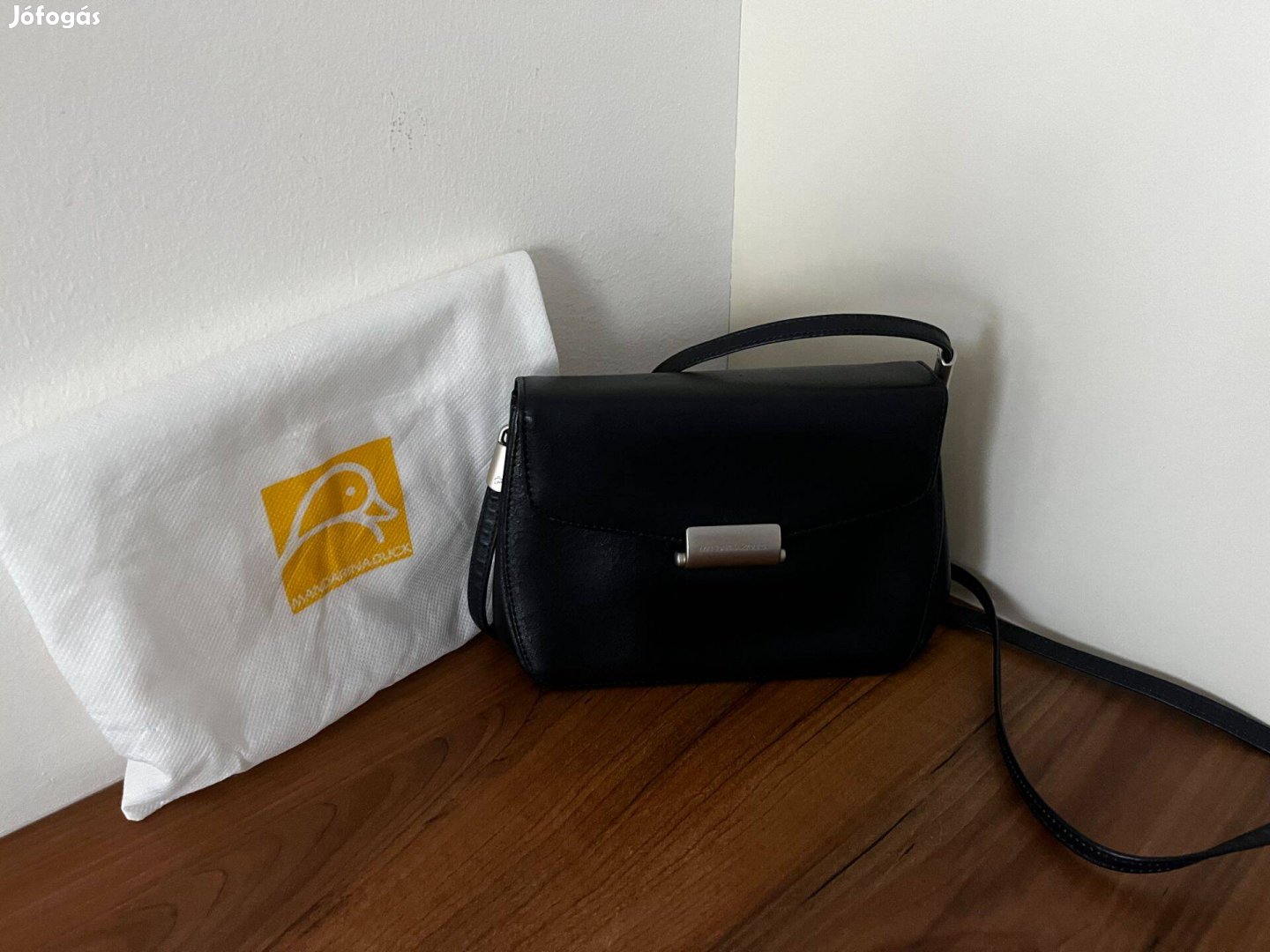 Mandarina Duck kék bőr oldaltáska női táska