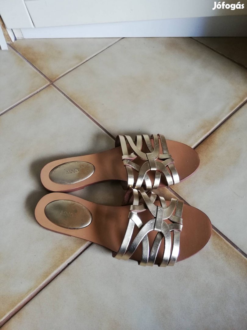 Mango 38 as arany papucs 