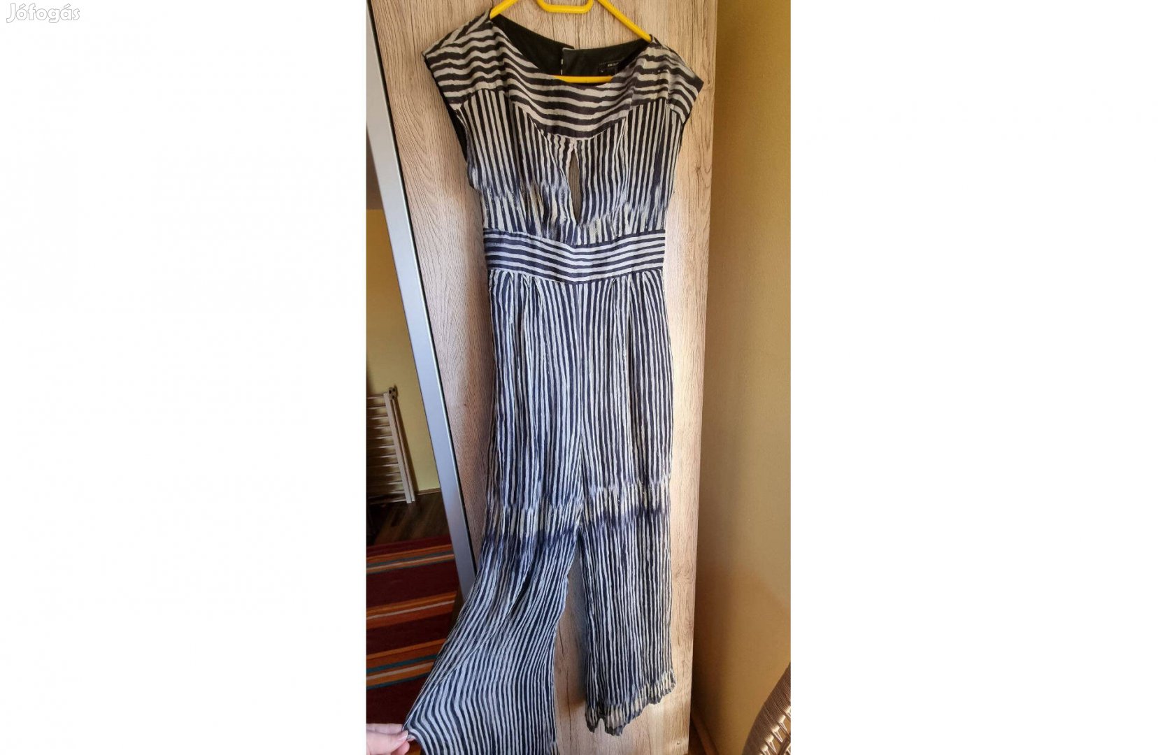 Mango, elegáns rövidujjú overál ruha