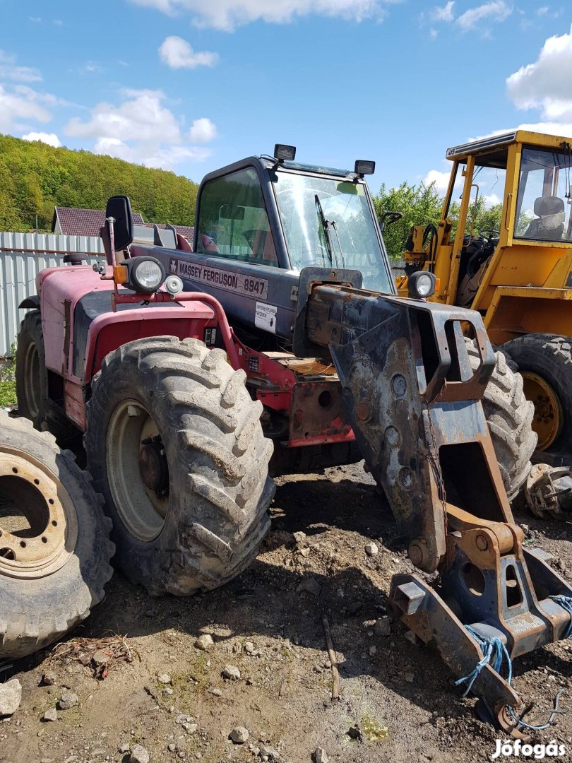 Manitou MF.egyben vagy darabokban.