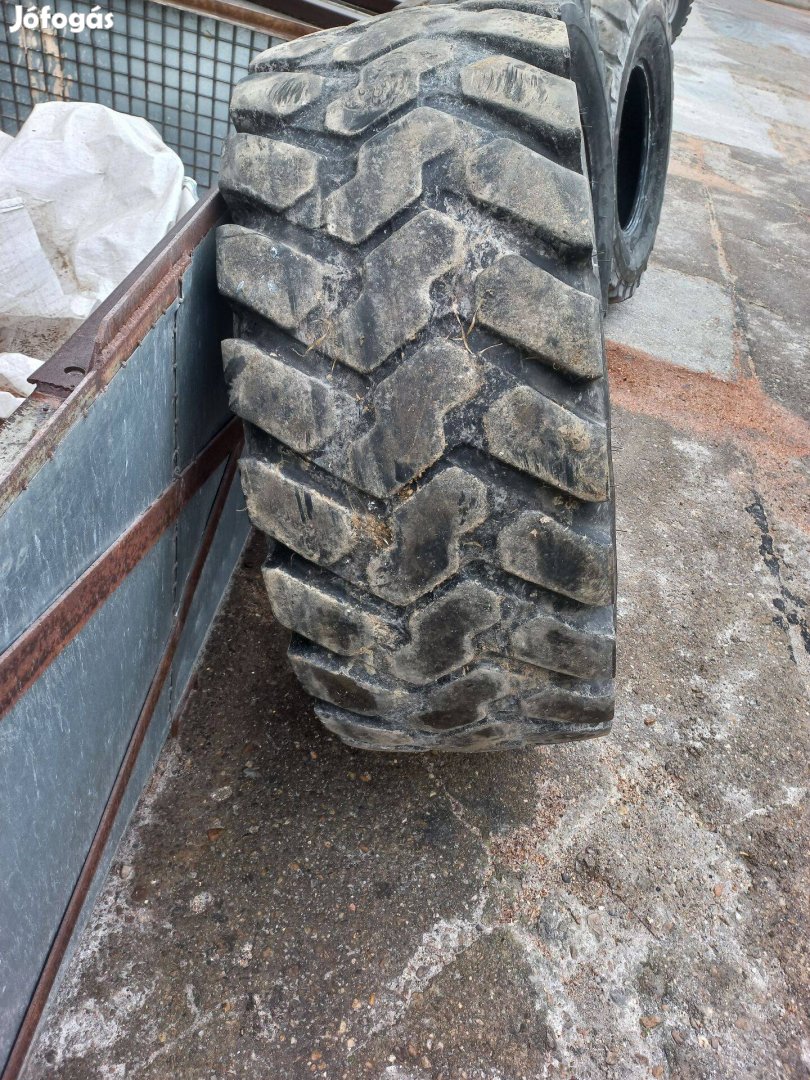 Manitou gumi rakodógép 460/70R24