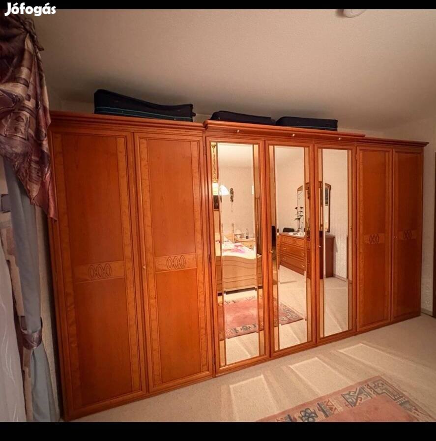 Manó bútor Alen cseresznye színű extra hosszú ruhás