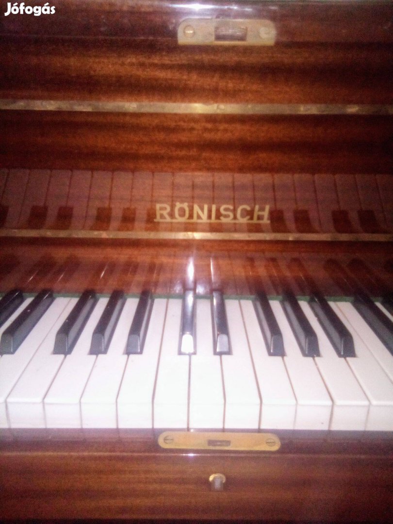 Manufactured by Rönisch Modell Super 110 Traditional zongora