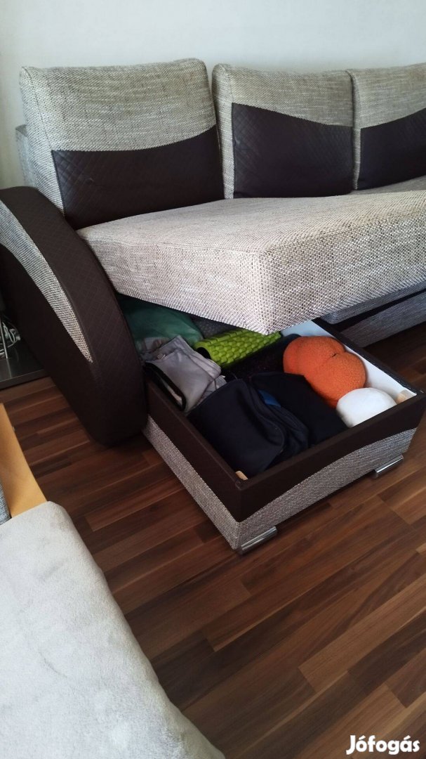 Mara sarokkanapé megkímélt állapotú