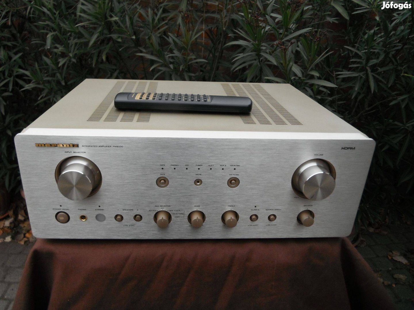 Marantz PM8000 erősítő távirányítóval