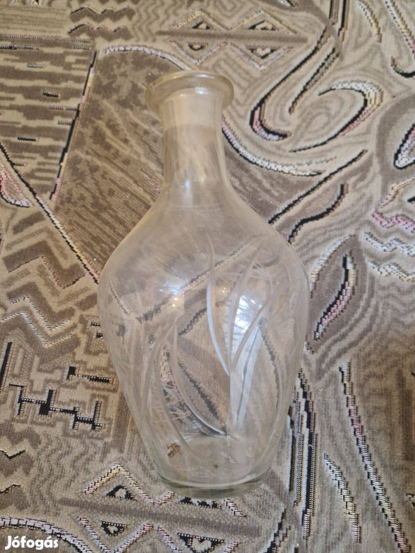 Maratott szájú mettszett üveg boros / vizes kancsó 22 cm magas