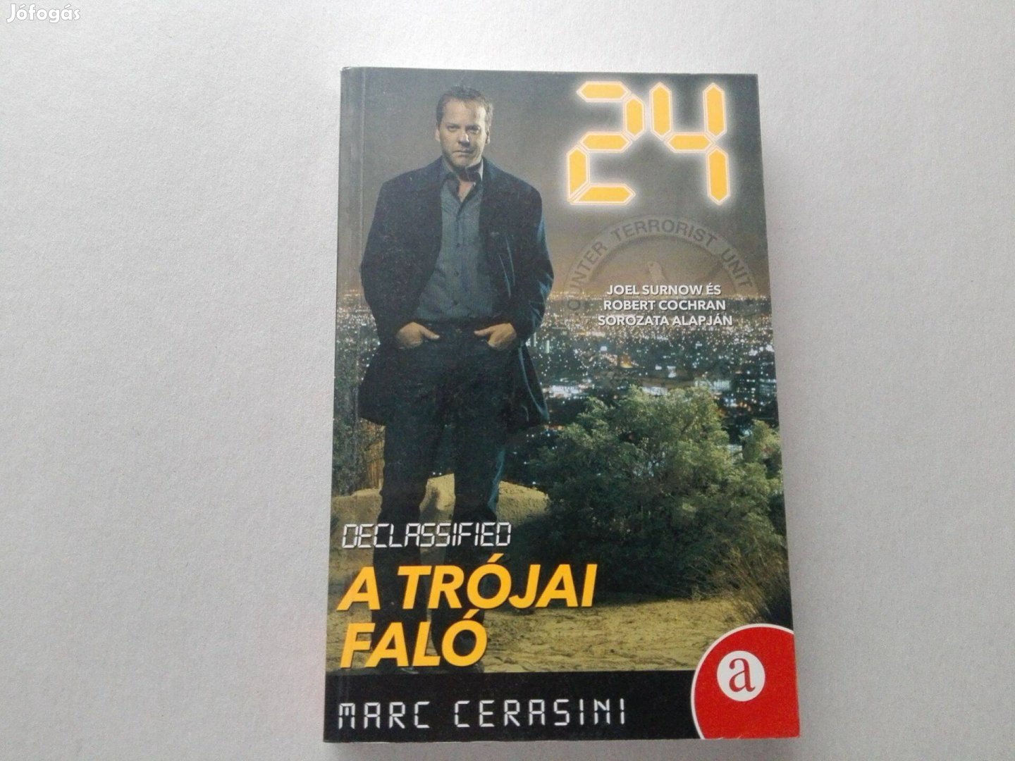 Marc Cerasini: 24 - A trójai faló című Új könyve akciósan eladó !