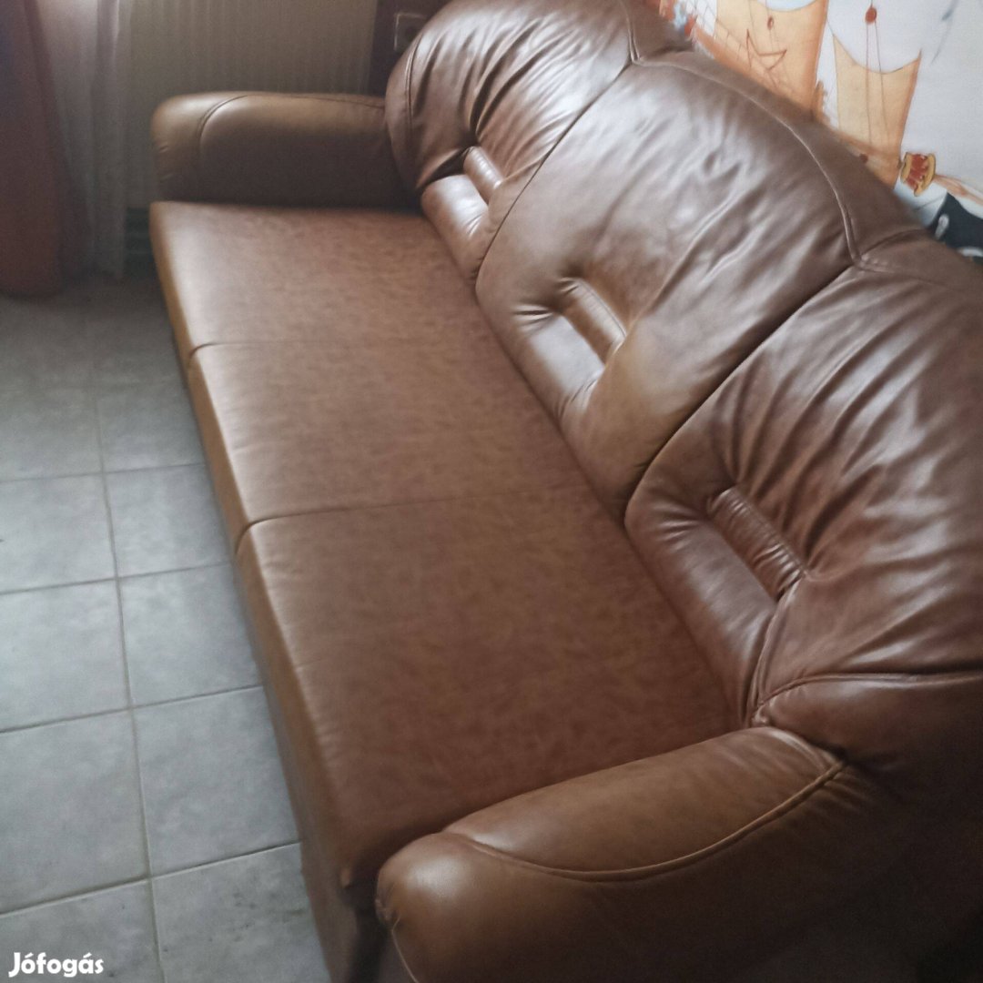 Marhabőr kanapé ággyá alakítható ágyneműtartós