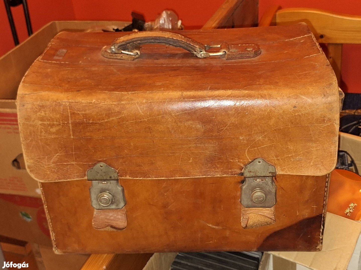 Marhabőr utazótáska a 20- as évekből , bőr ?őrönd