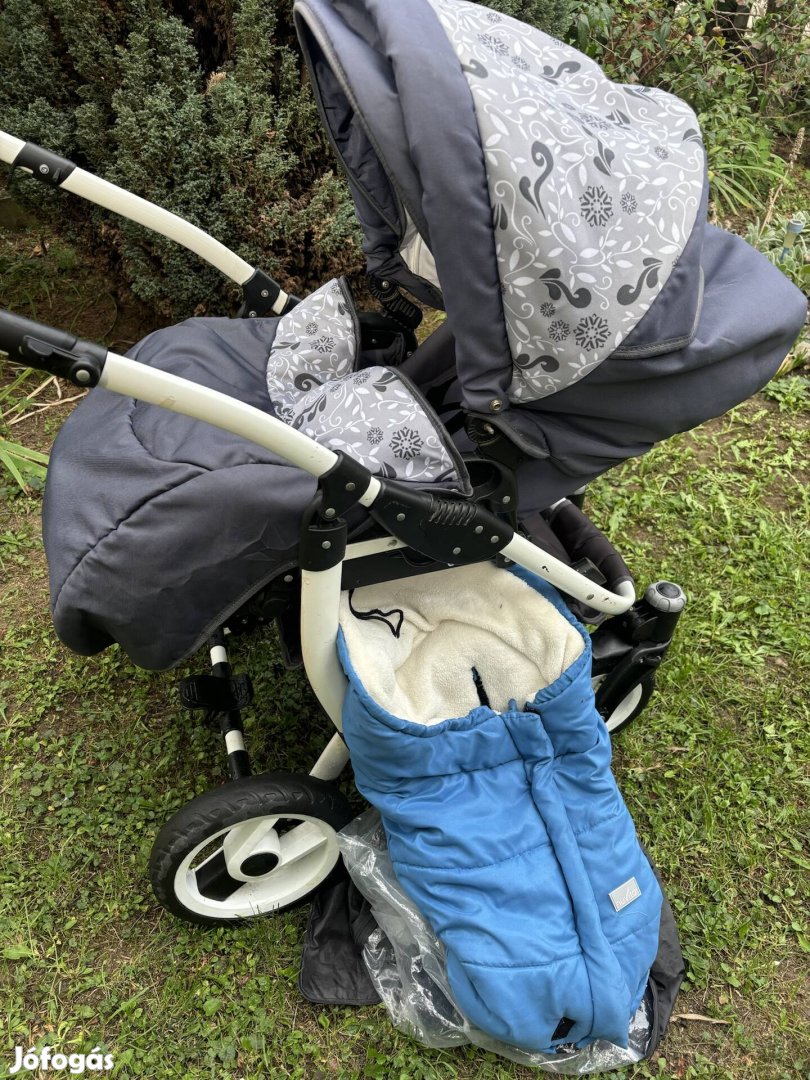 Márkás babakocsi olcsón eladó!