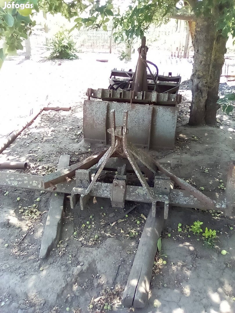 Markoló kanál és zöldség kiszántó