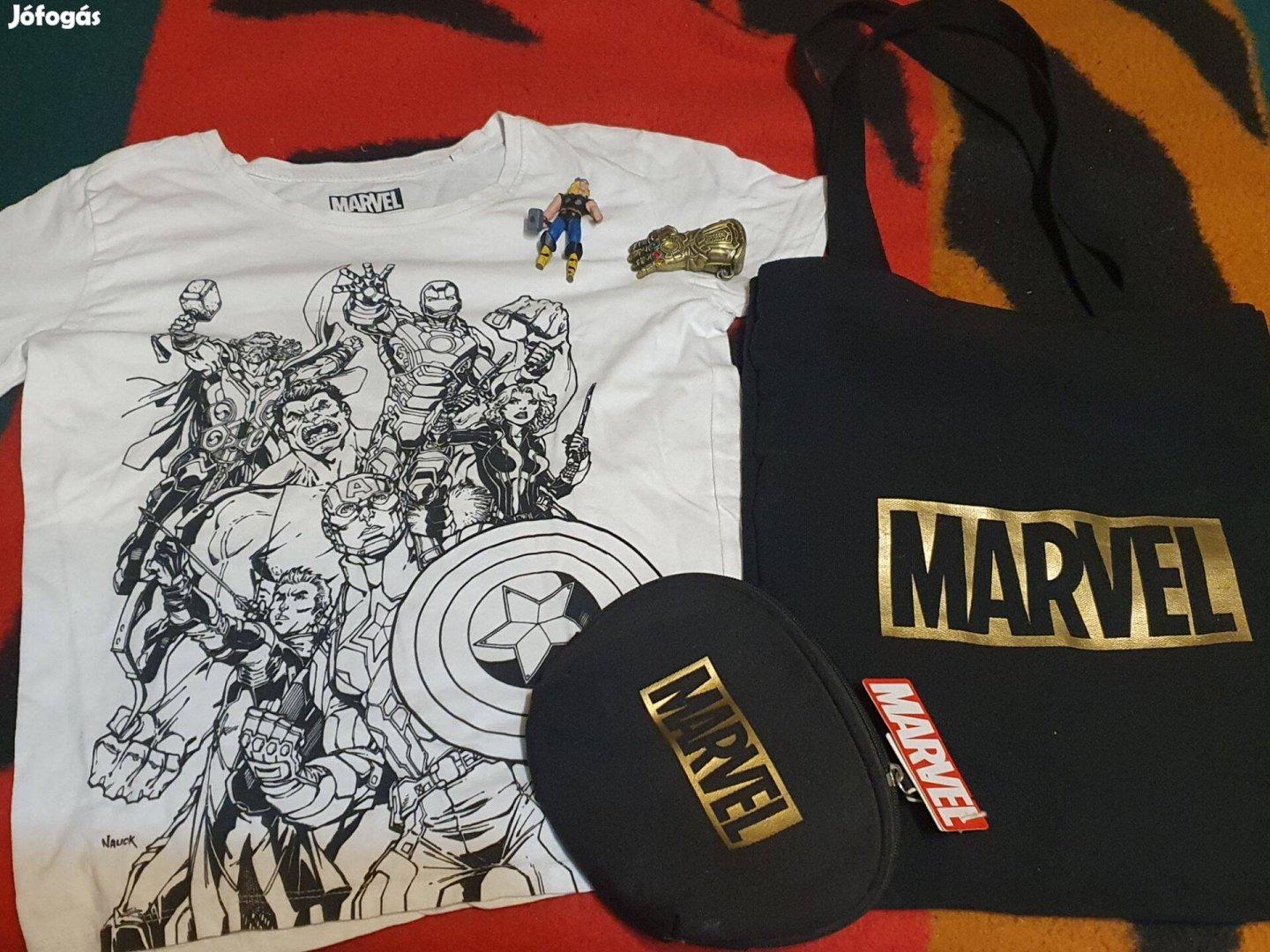 Marvel Avengers kollekció -Thanos kesztyű, póló, táska +ajándékok