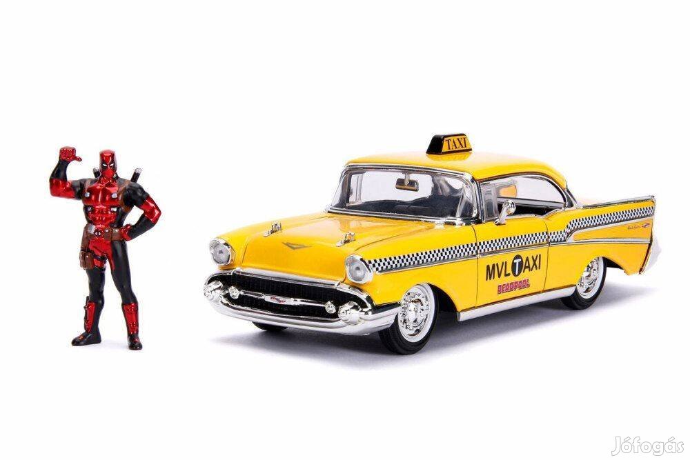 Marvel Deadpool figura & 1957 Chevy Bel Air Taxi 1:24 Autó modell
