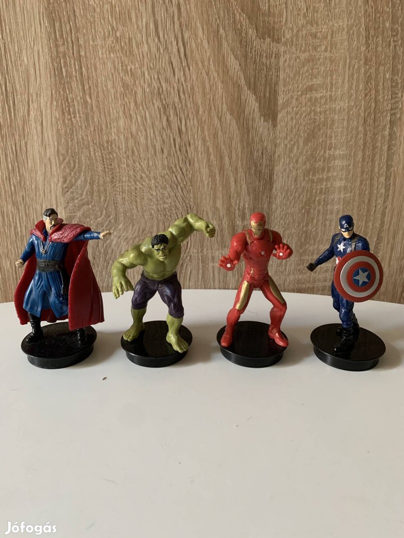 Marvel mozis topper figurák