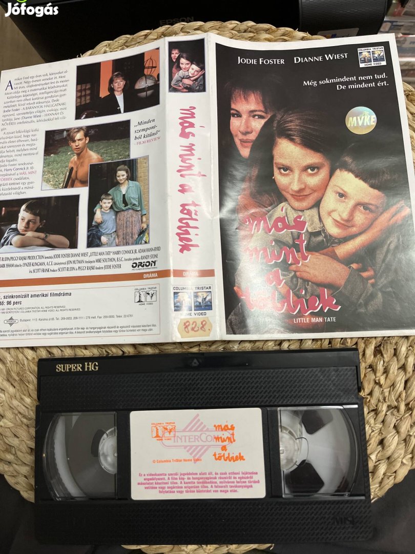 Más mint a többiek vhs