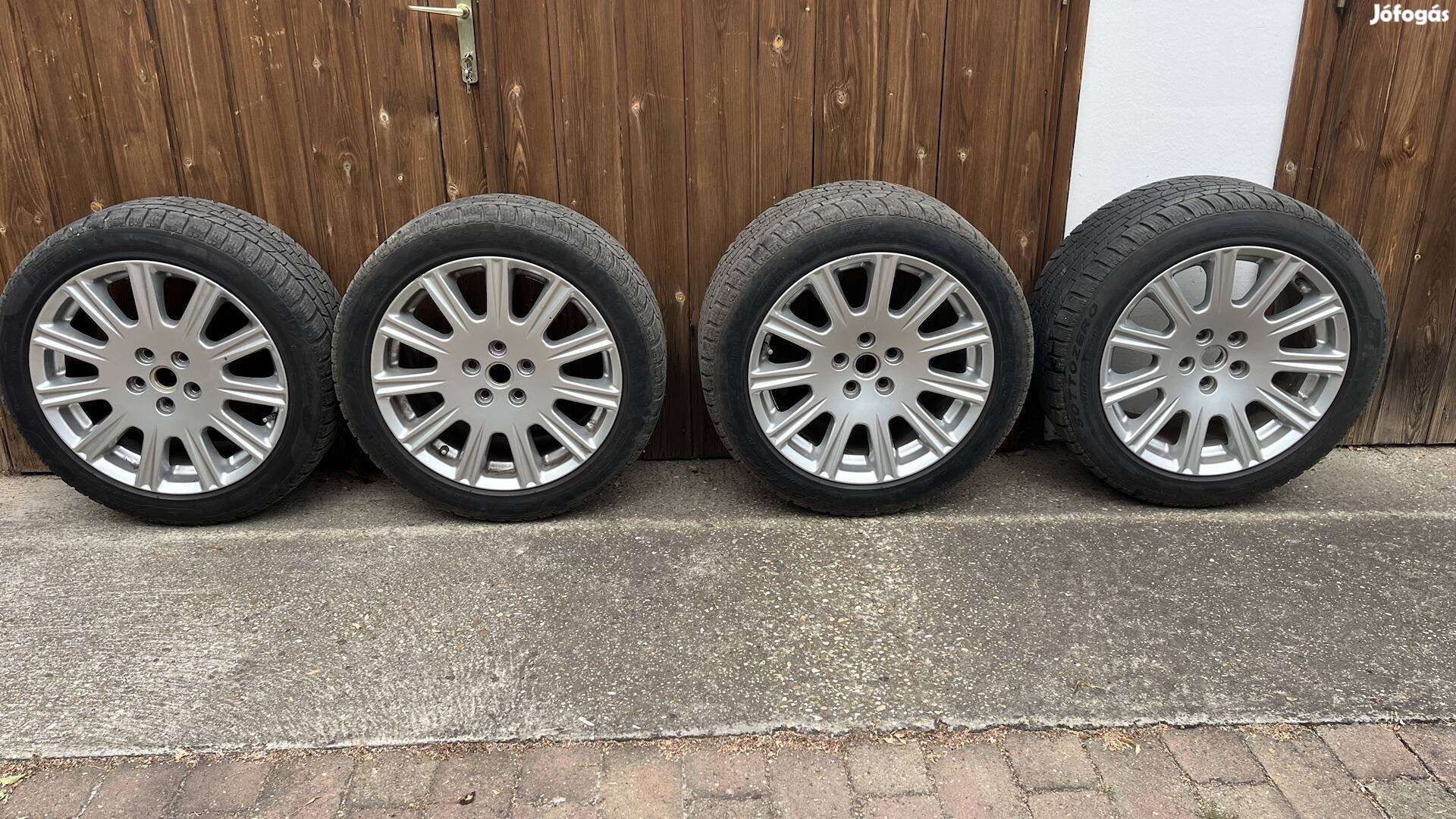 Maserati BBS felnik Pirelli téligumikkal