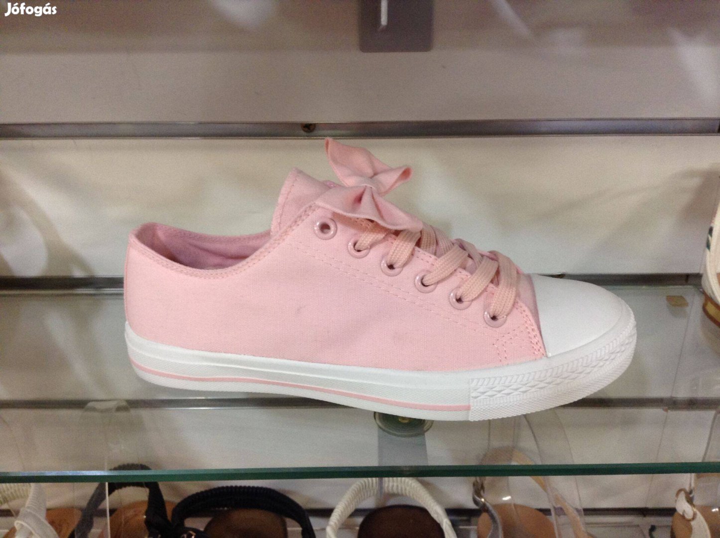 Masnis női vászon cipő!