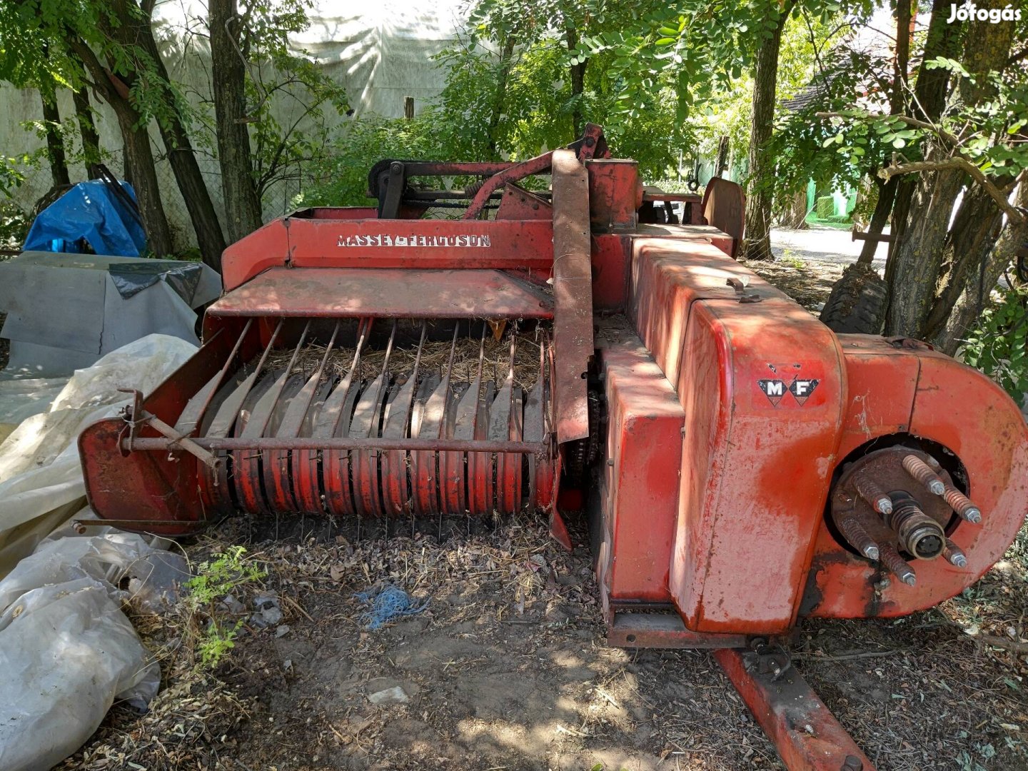 Massey-Ferguson 15-8 kisbálázó