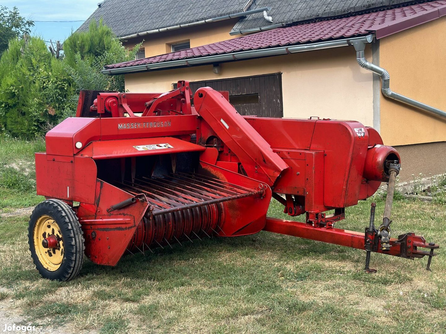 Massey-Ferguson 15-8 kiskocka bálázó