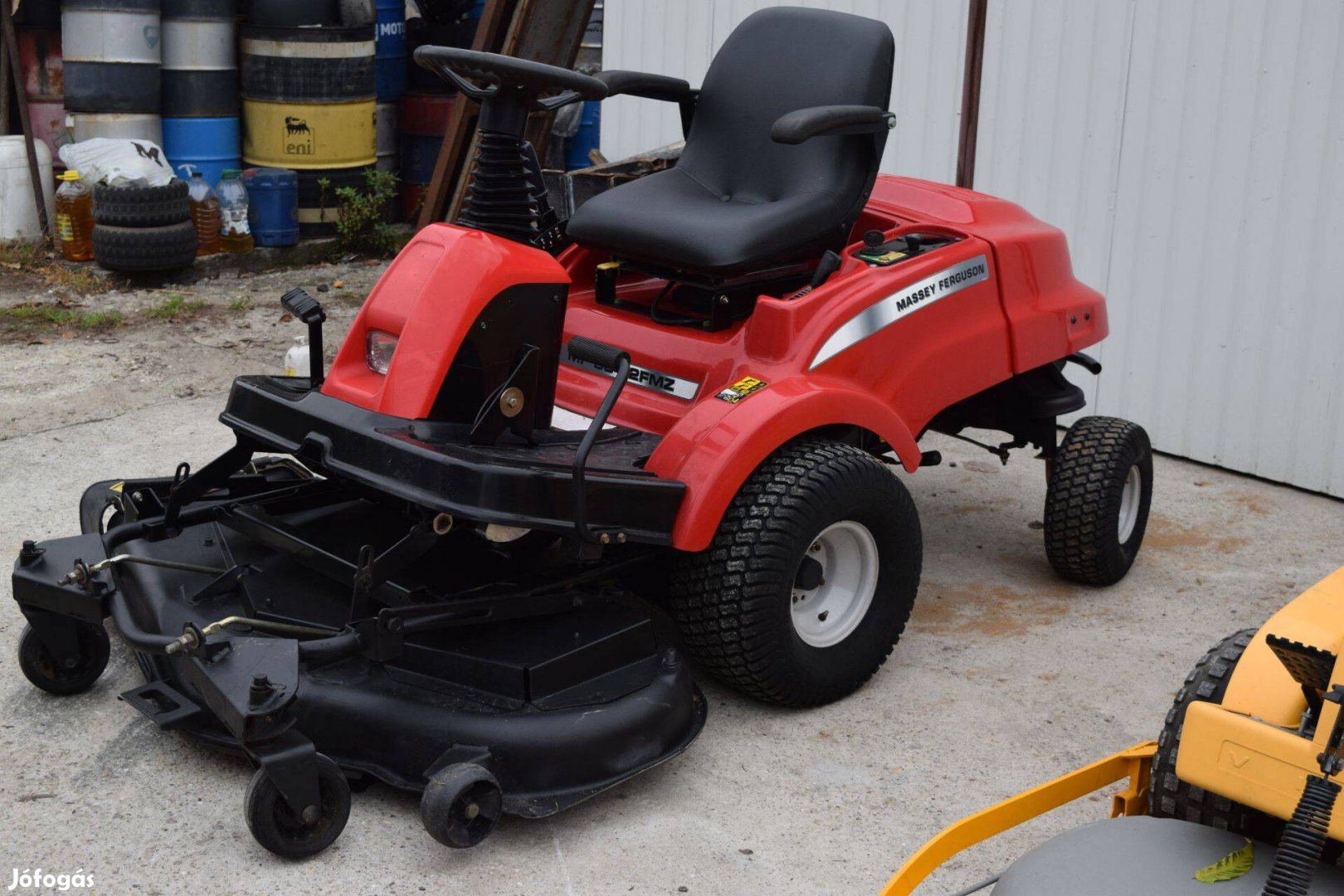 Massey Ferguson Kawasaki 22LE Frontkaszás Fűnyíró Traktor Gazvágó