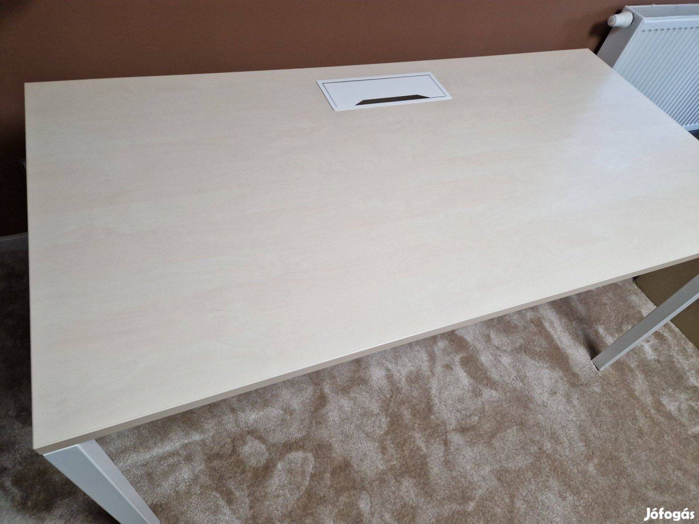 Masszív 150 x 75 cm irodai asztal