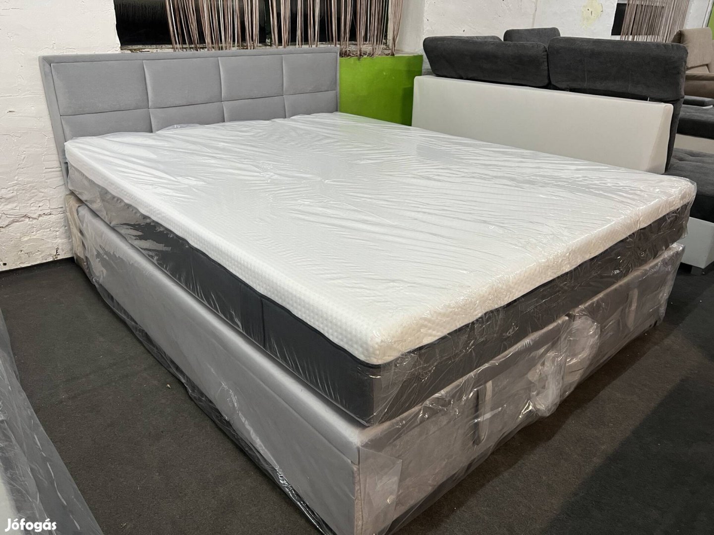 Masszív 160s Boxspring ágy matraccal tárolóval eladó 