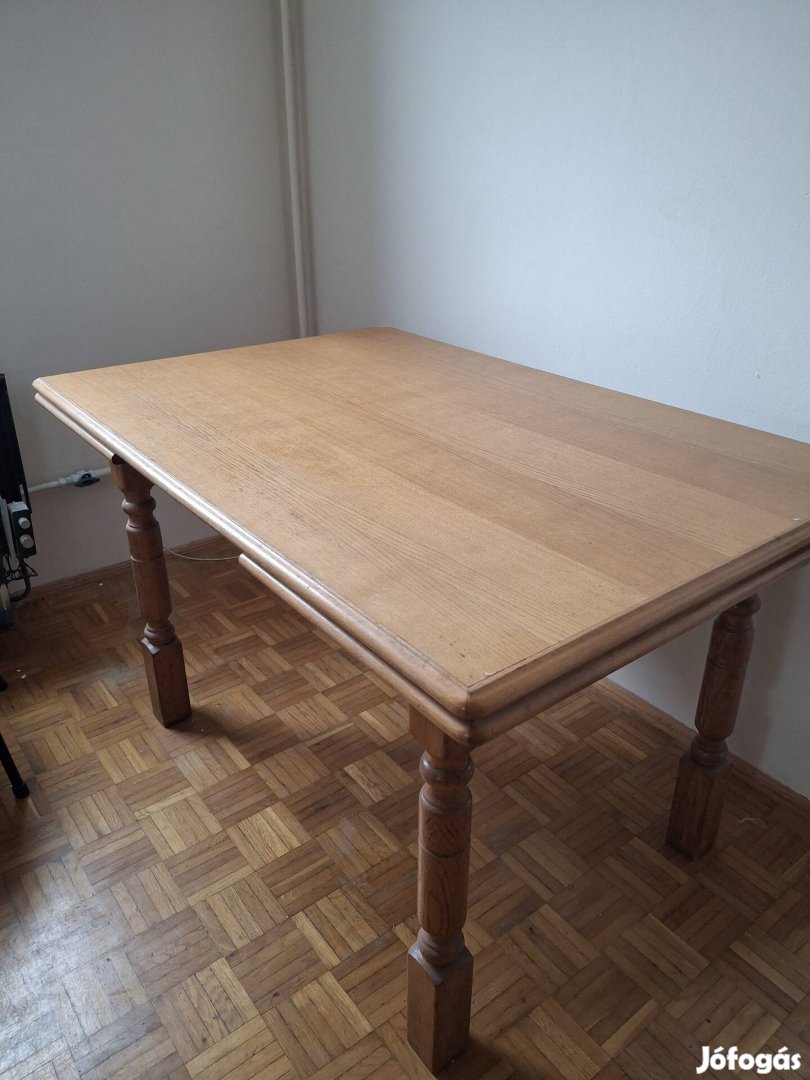 Masszív étkező asztal tömör fából 