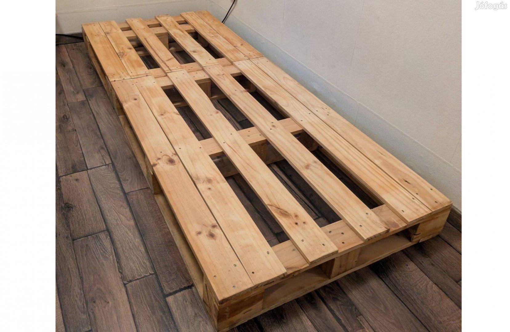 Masszív fa ágykeret 200x80